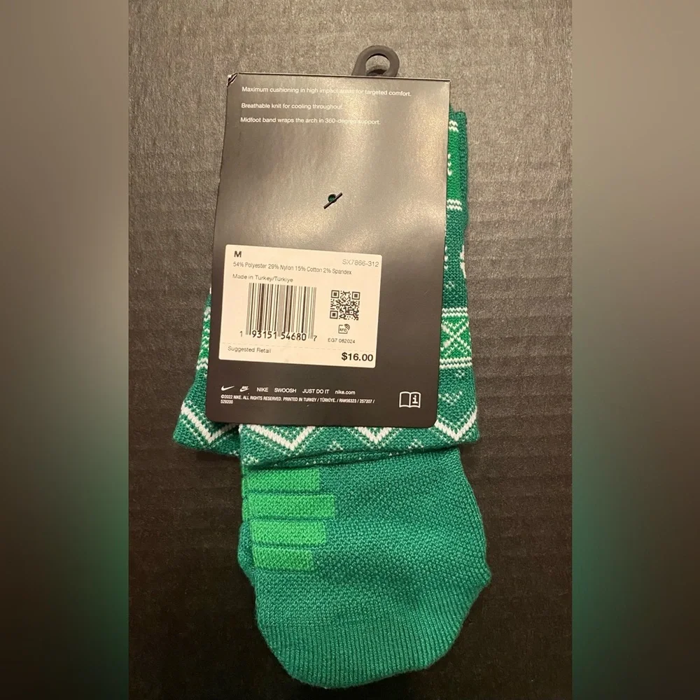 Nike Elite Dri-Fit Christmas Crew Socks (Youth 5Y-7Y) (Woman’s‎ 6-10) (Men 6-8)
